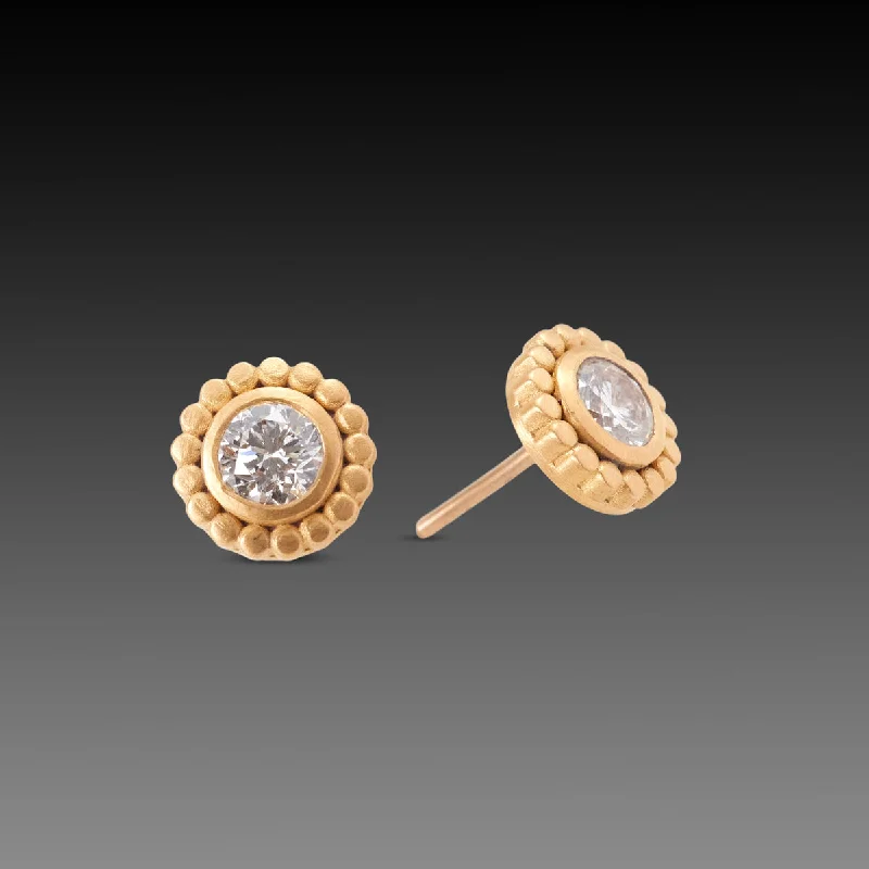 Round Diamond Stud Earrings