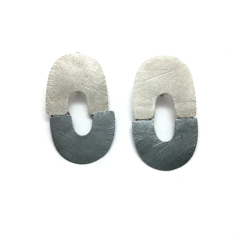 Arch Sway Clip Earrings